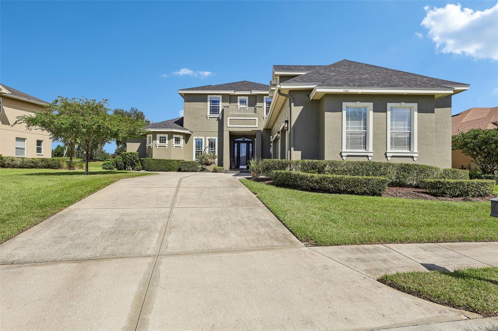Listing photo 2 for 7330 Reflections Lake Dr