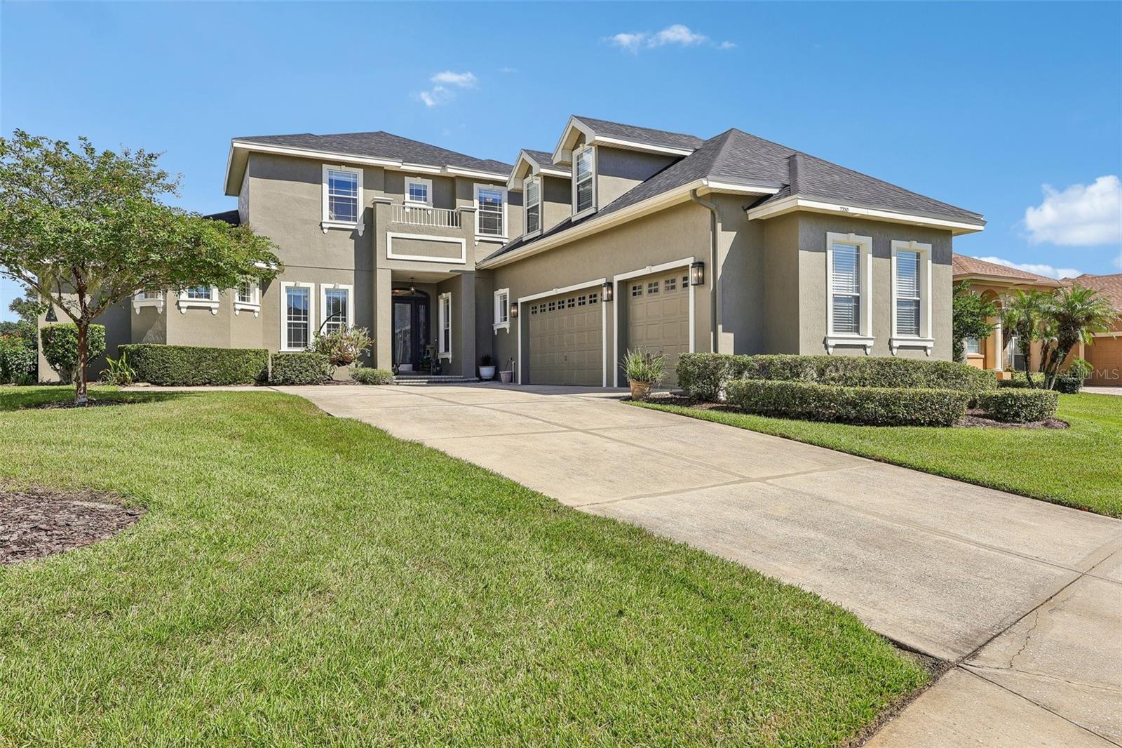 Listing photo 3 for 7330 Reflections Lake Dr