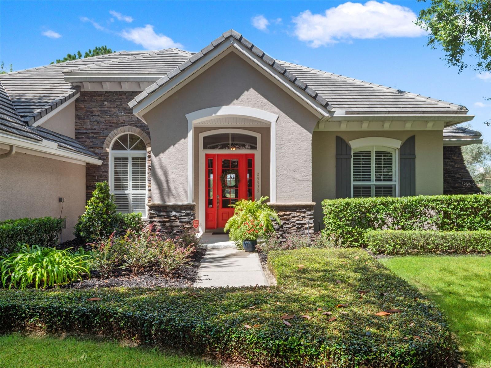 Listing photo 2 for 25535 Hawks Run Ln