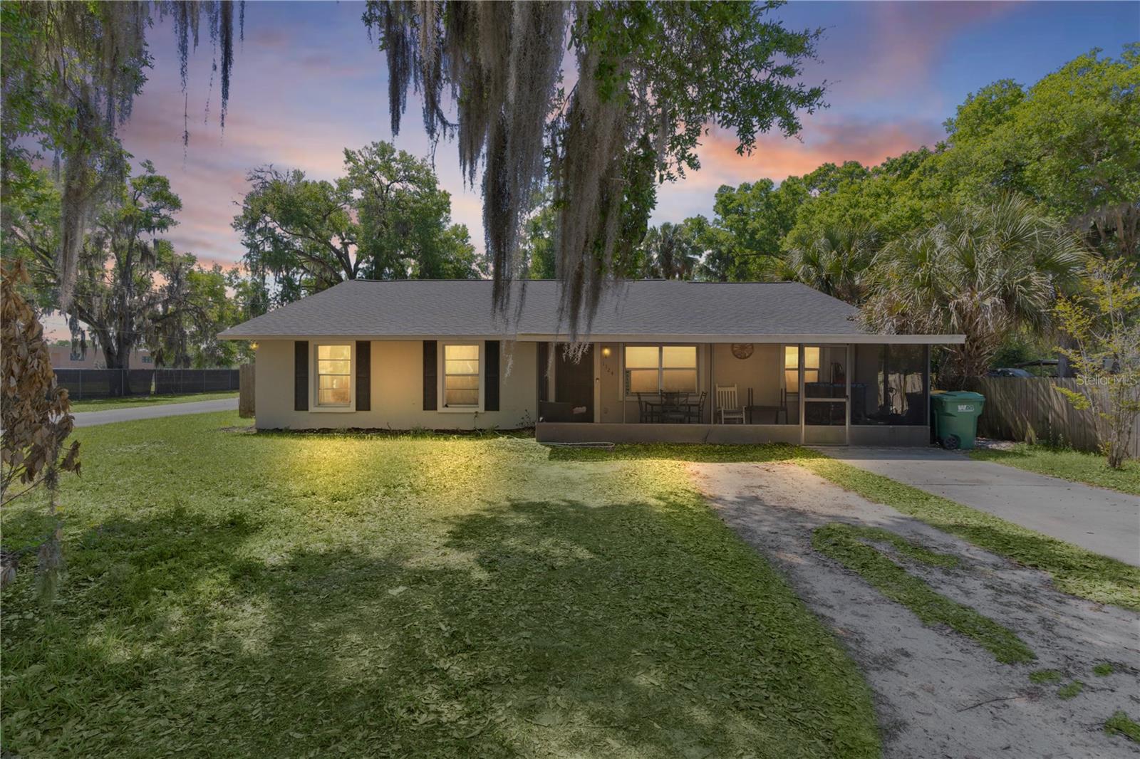 Listing photo 1 for 1124 N Grant Ave