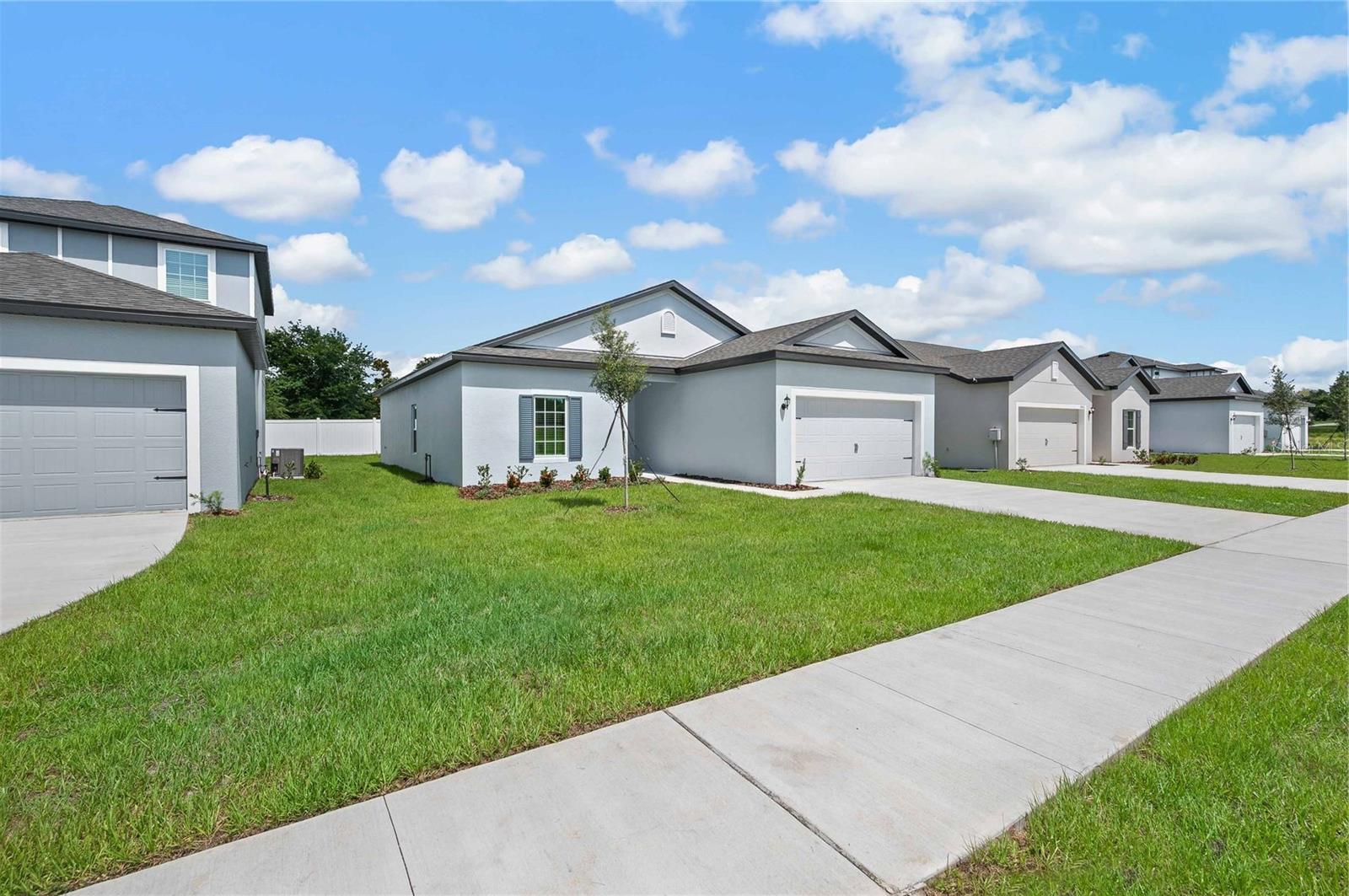 Listing photo 3 for 13202 Tula Loop
