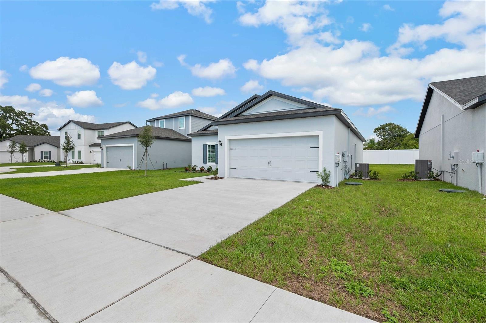 Listing photo 2 for 13202 Tula Loop
