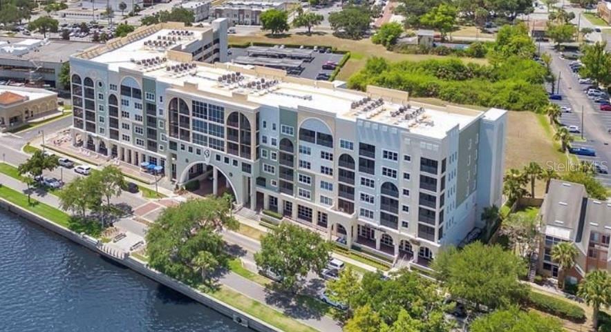 Listing photo 2 for 225 W Seminole Blvd #413