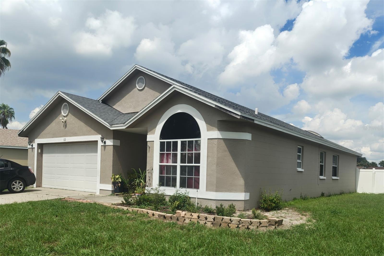 Listing photo 3 for 12 Saint Kitts Cir