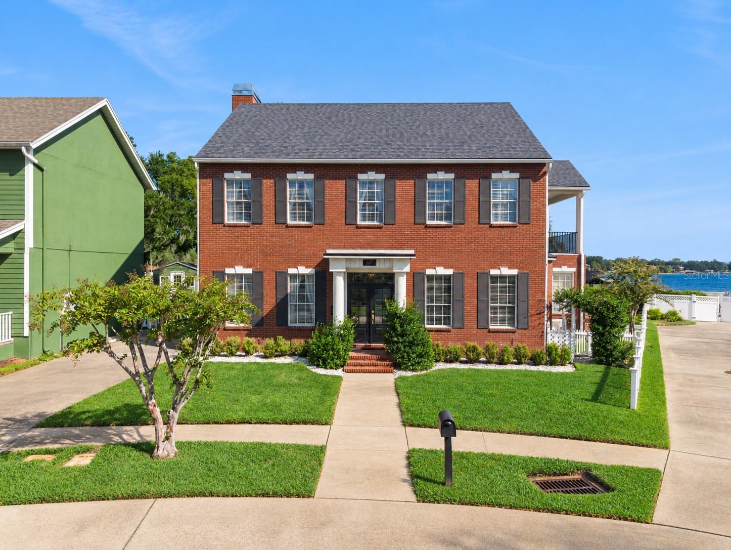 637 LAKE HARBOR CIRCLE