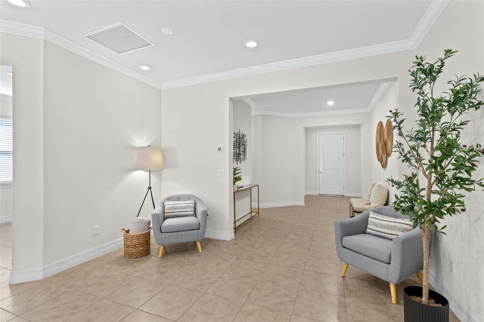 Listing photo 3 for 1196 Patterson Ter