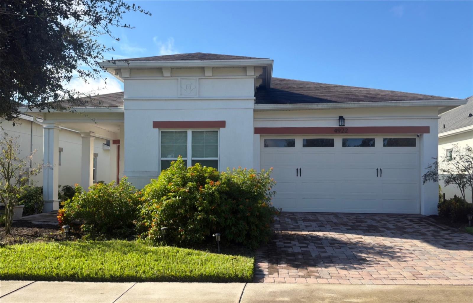 Listing photo 1 for 4922 Catalpa Dr