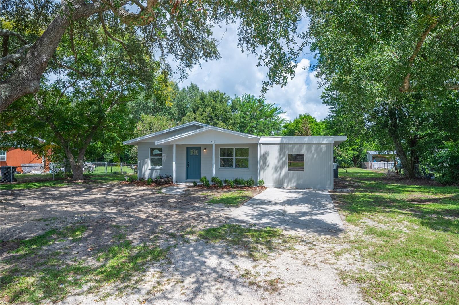 Listing photo 2 for 231 Willow St