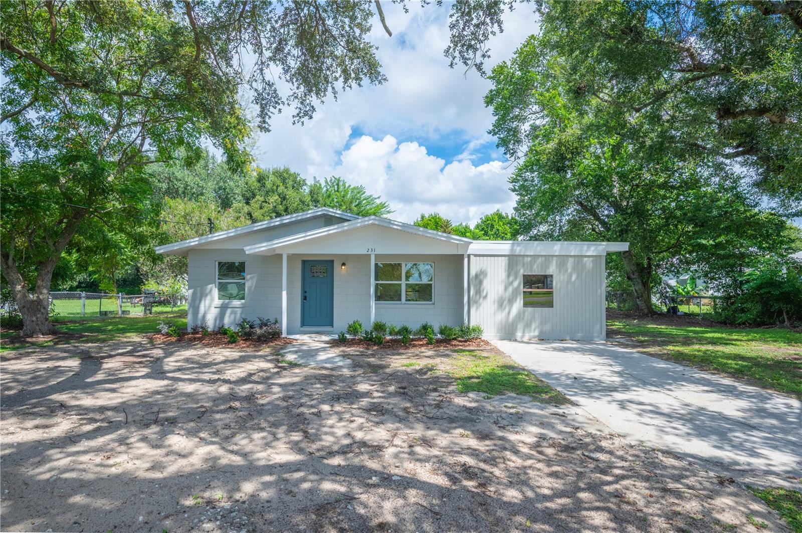 Listing photo 3 for 231 Willow St