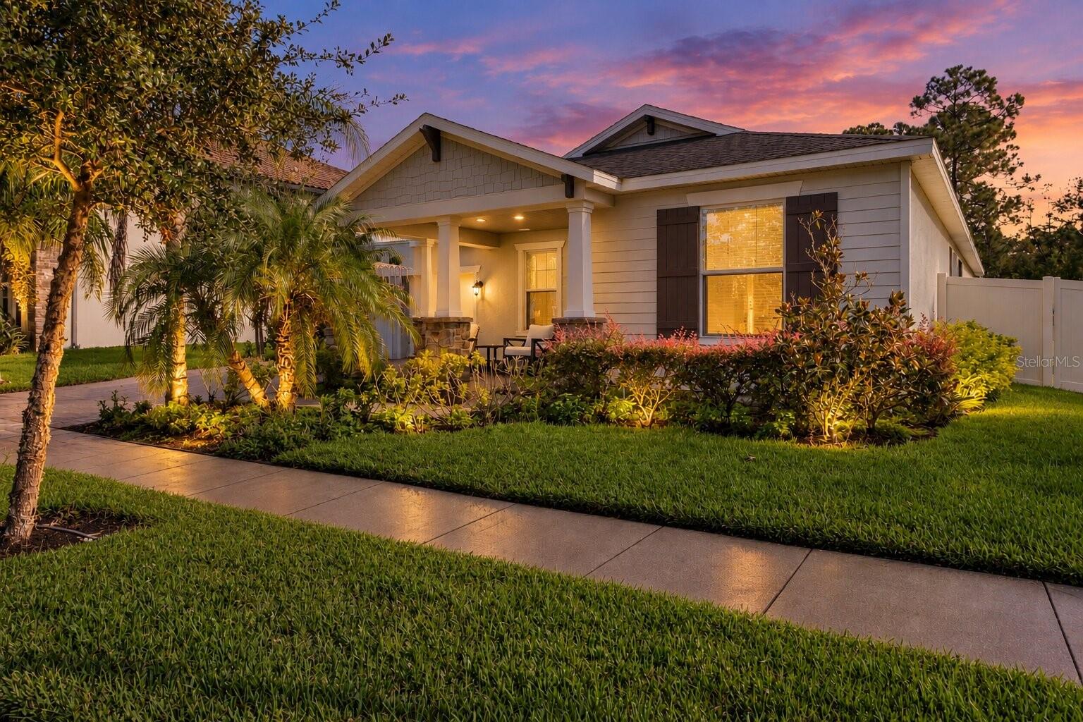 Listing photo 1 for 8524 Vivaro Isle Way