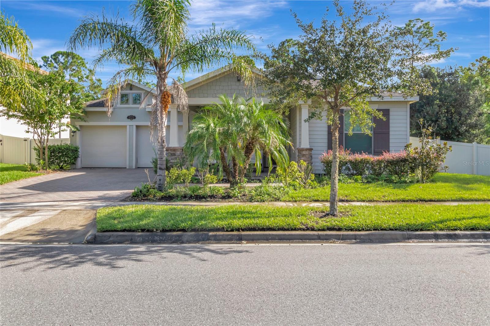 Listing photo 3 for 8524 Vivaro Isle Way