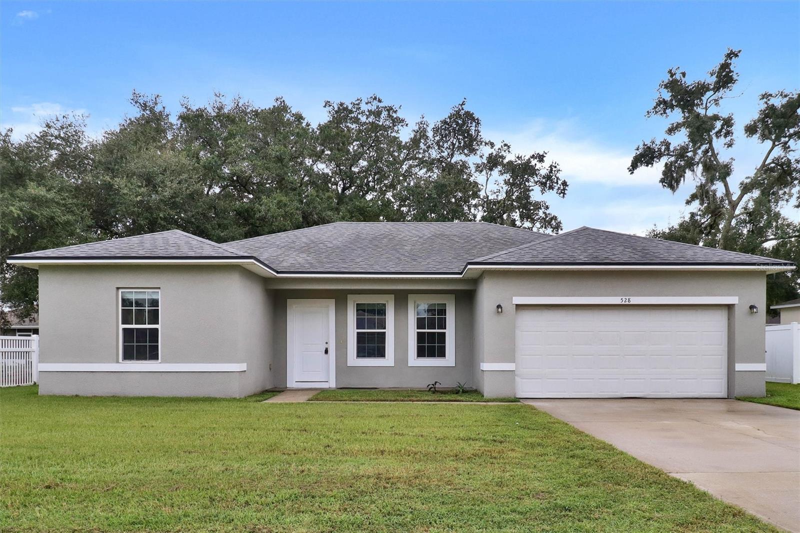 Listing photo for 528 Finch Ln