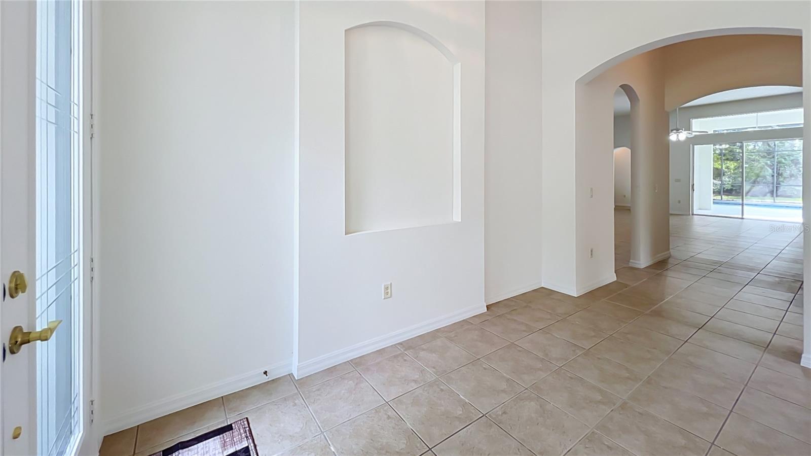 Listing photo 3 for 6930 Remington View Ct