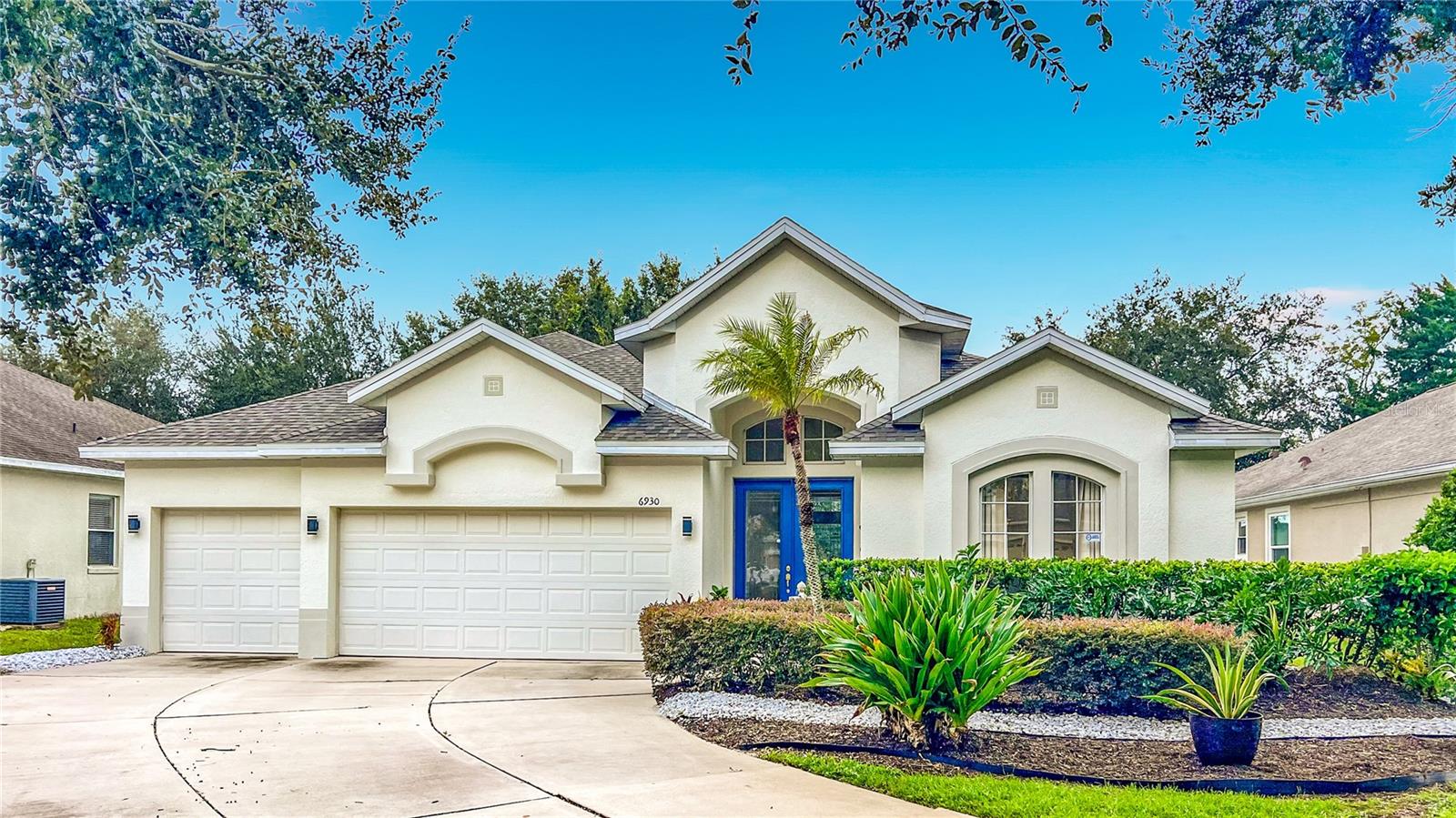 Listing photo 1 for 6930 Remington View Ct