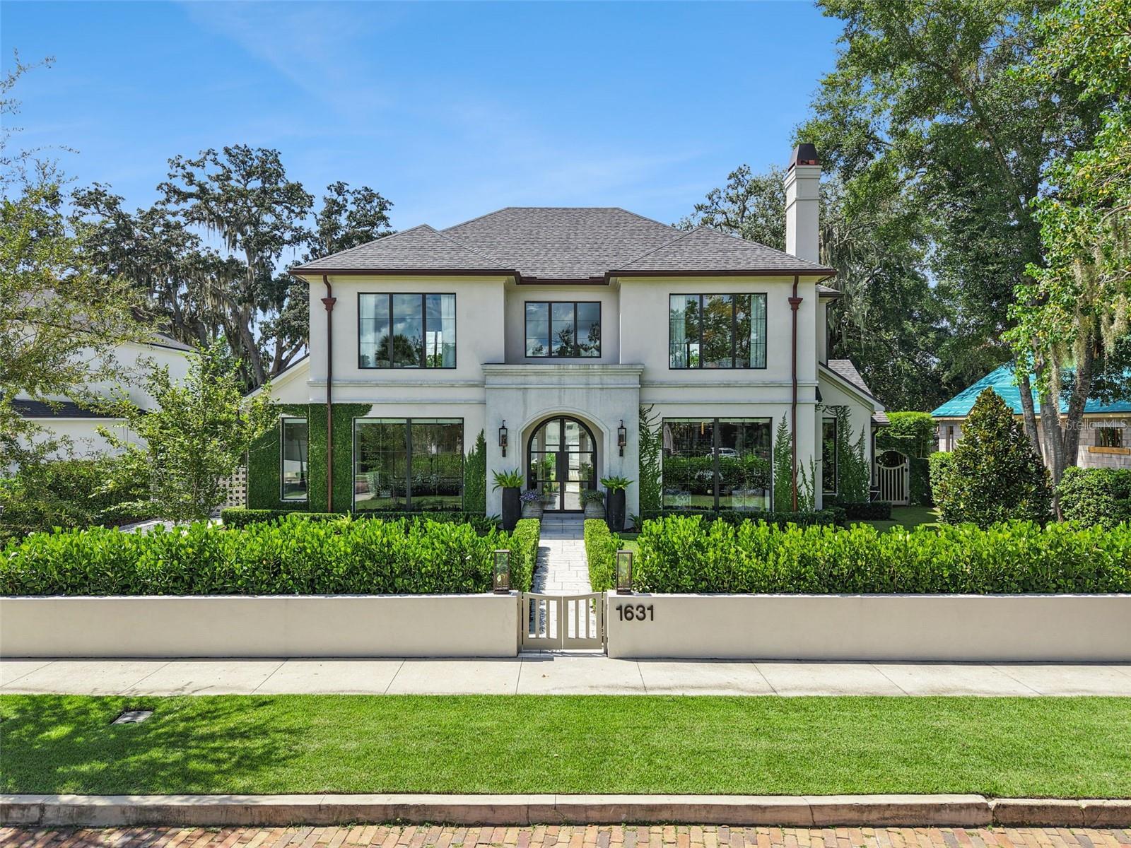 Listing photo 1 for 1631 Hillcrest Ave