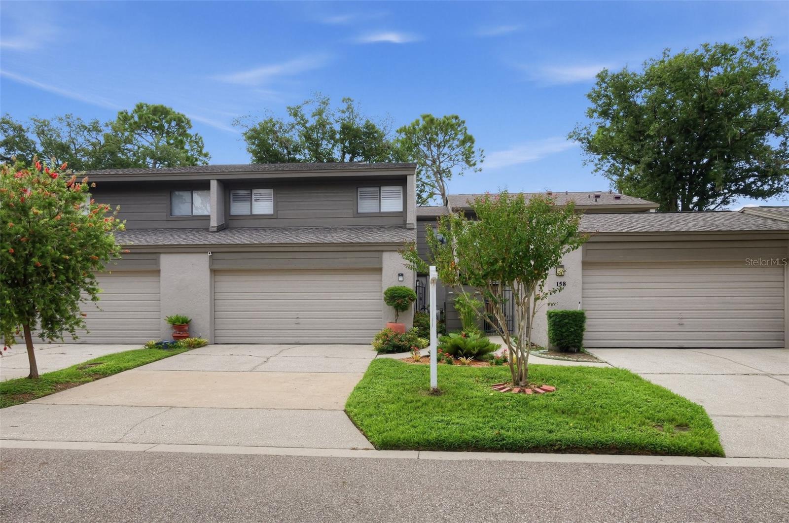 160 CAROLWOOD BOULEVARD