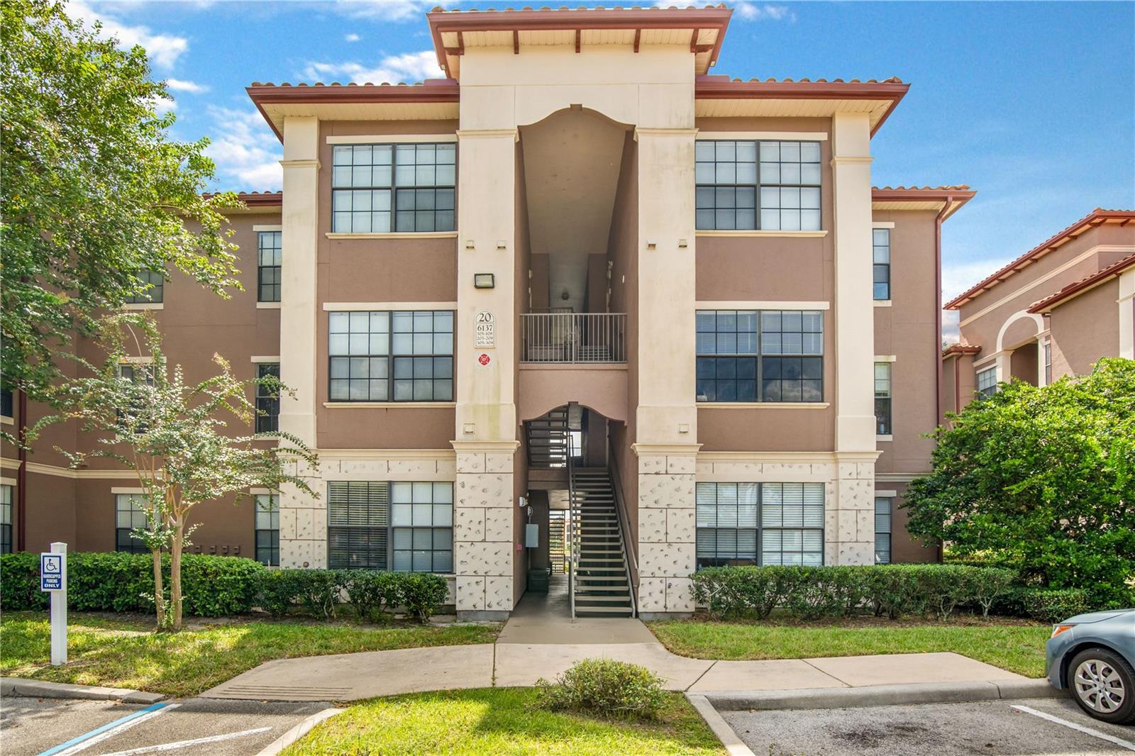 6137 METROWEST BOULEVARD Unit 106