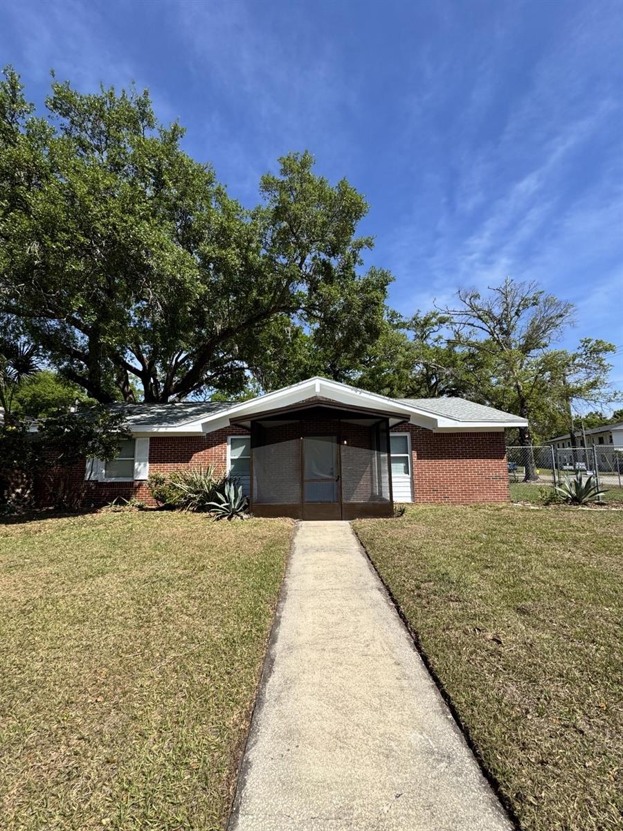 818 E AIRPORT BOULEVARD