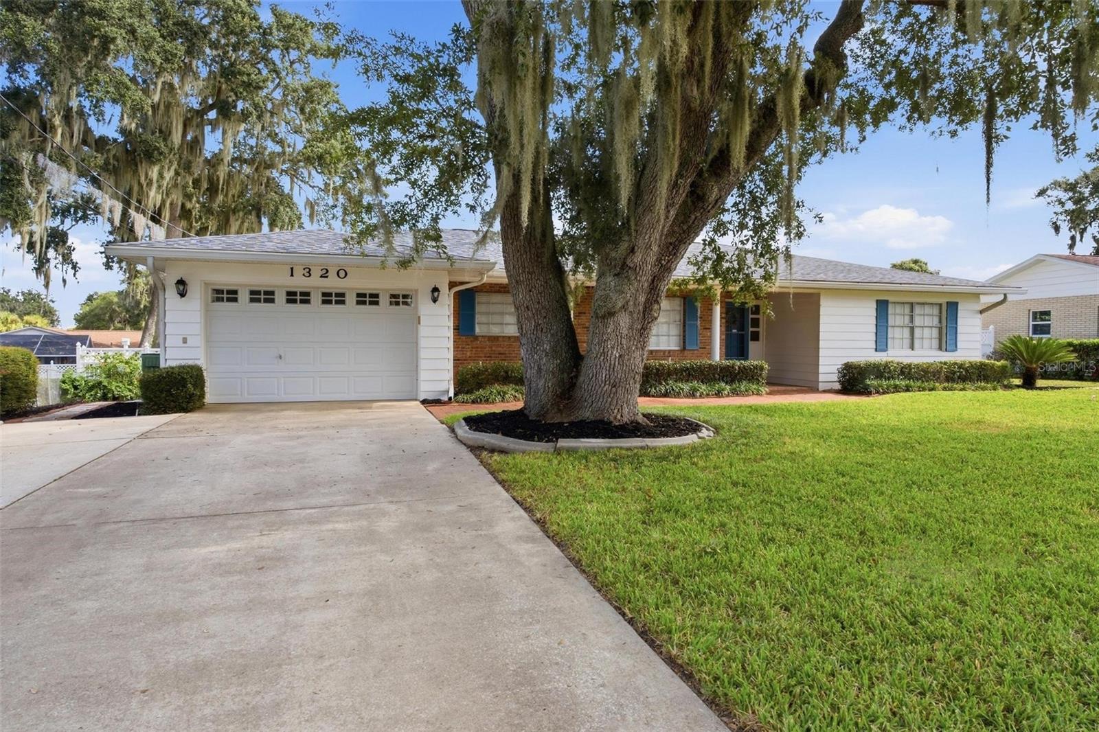 Listing photo 1 for 1320 Lee Ct