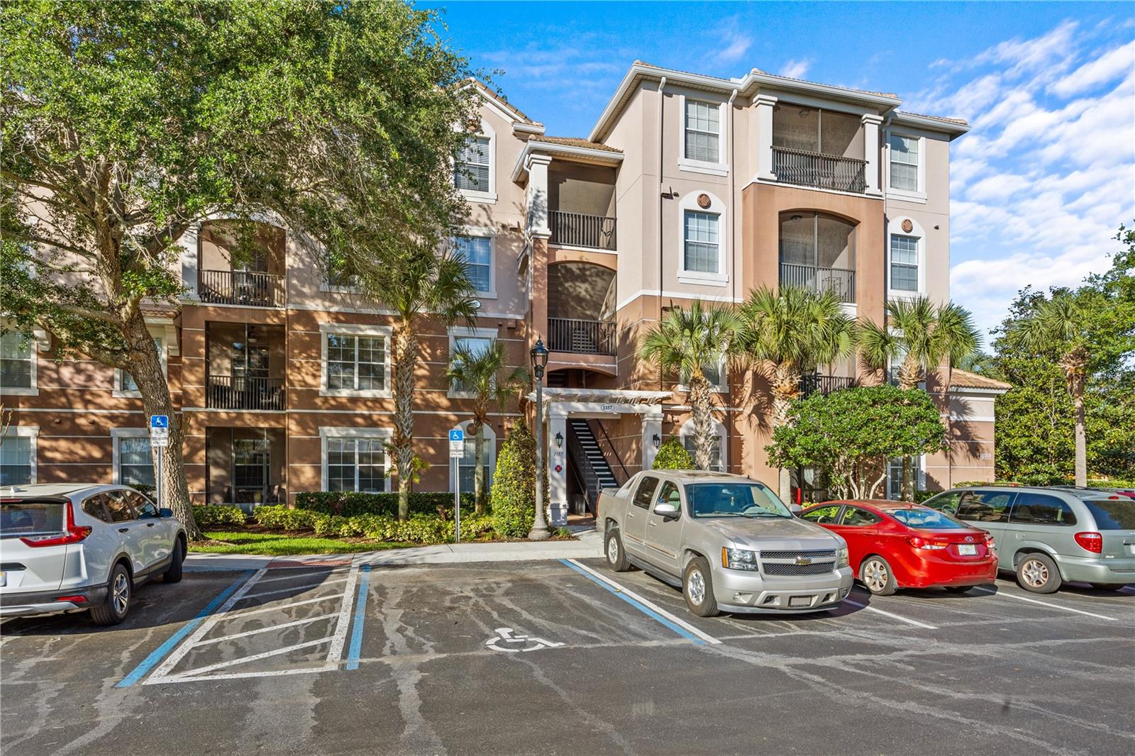 Listing photo 1 for 1357 Venezia Ct #402