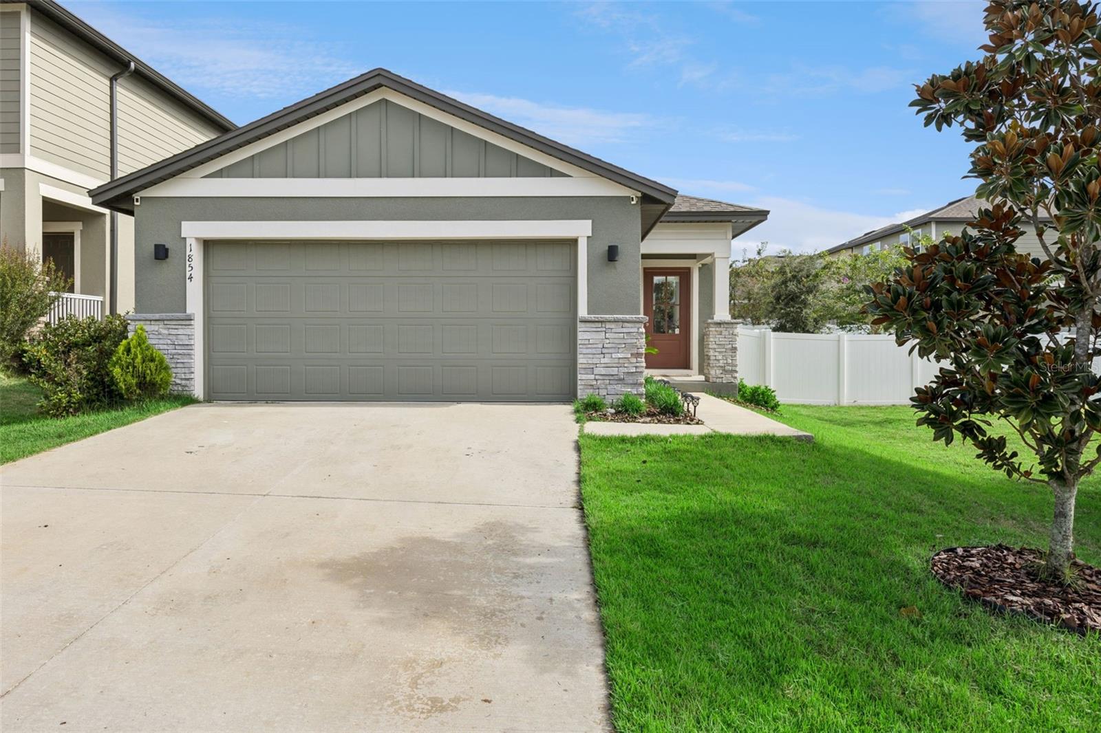 Listing photo 1 for 1854 Sundance Chase Rd