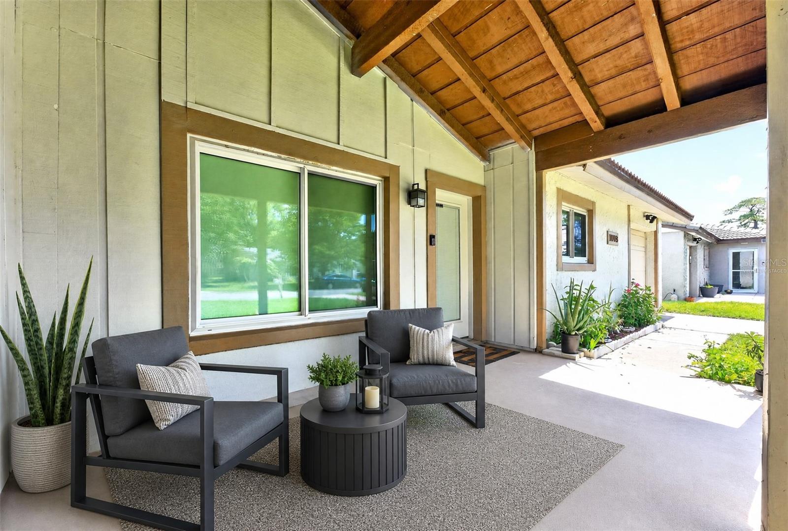 Listing photo 3 for 10113 Allenby Ct