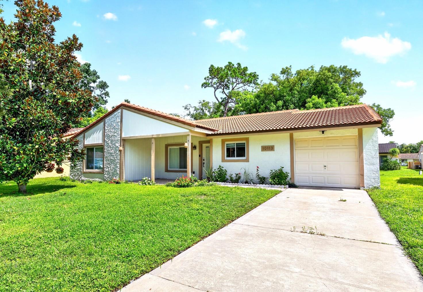 Listing photo 1 for 10113 Allenby Ct