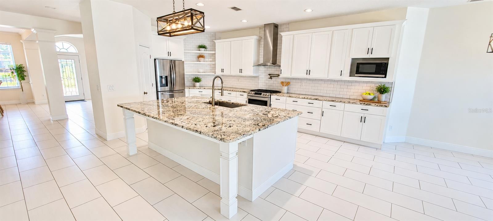Listing photo 3 for 313 Merin Ct