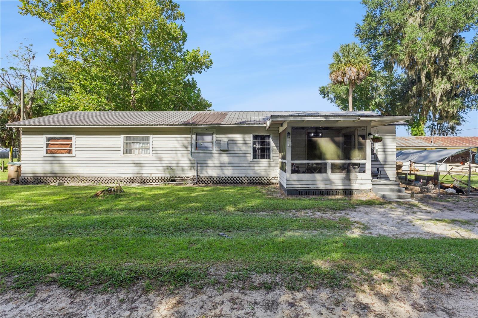 Listing photo 2 for 54901 Cedar Crest Rd