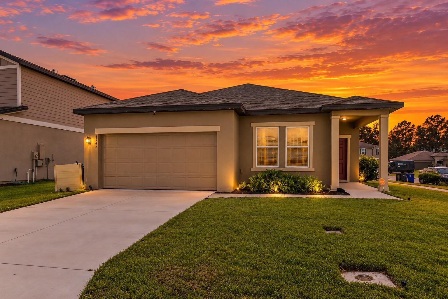 Listing photo 1 for 3945 Spruce Creek Dr