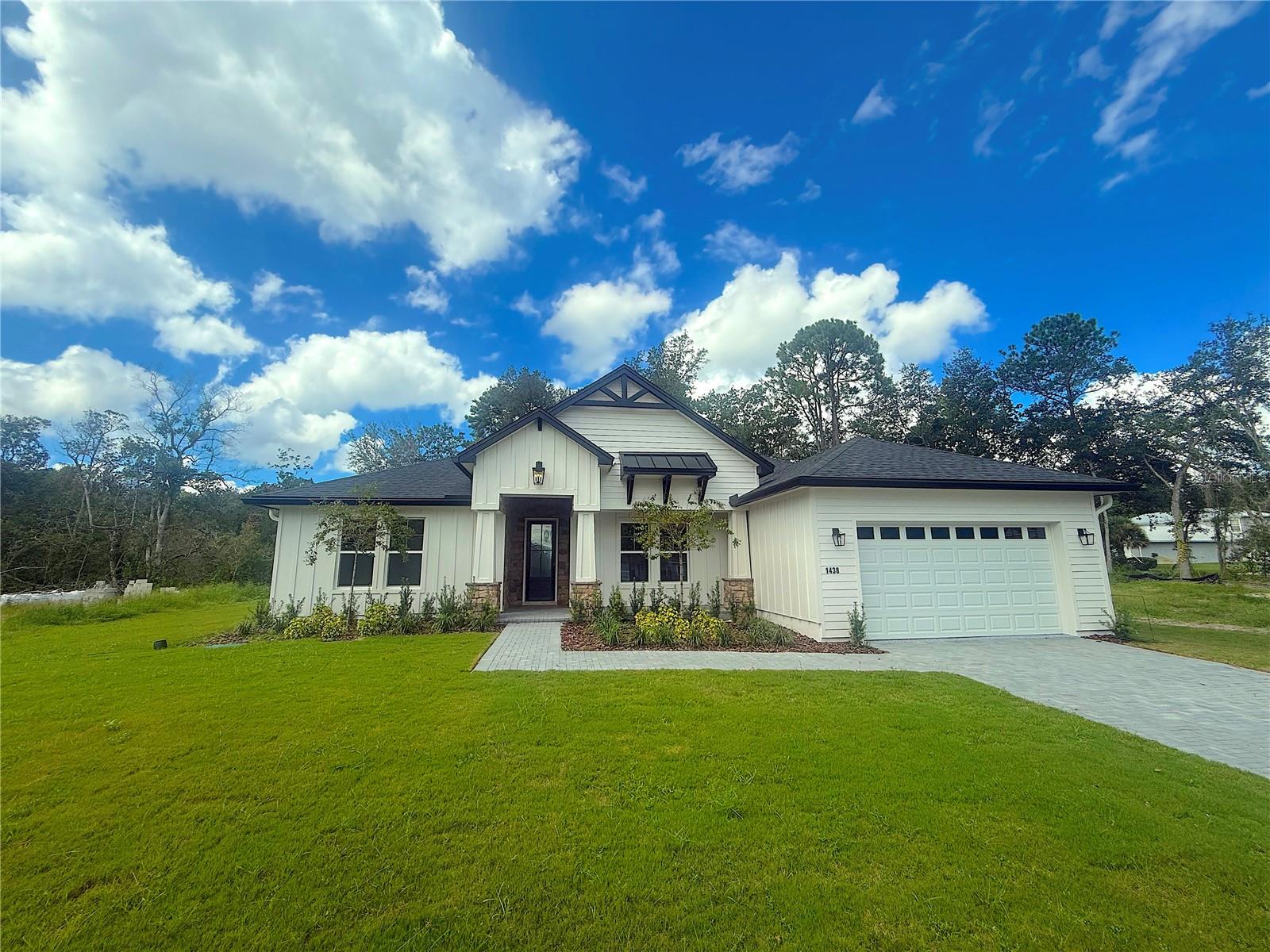 Listing photo 1 for 1438 Balmy Beach Dr