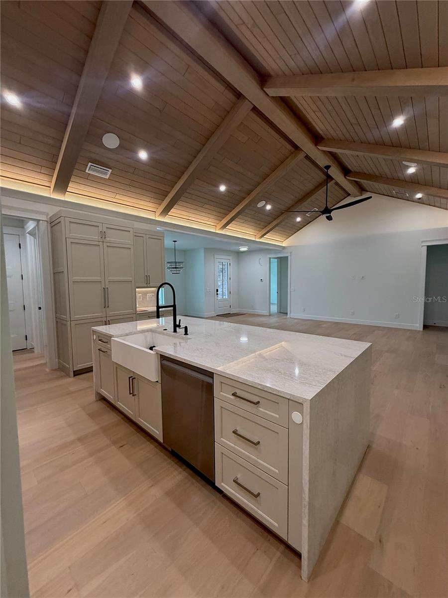 Listing photo 3 for 1438 Balmy Beach Dr