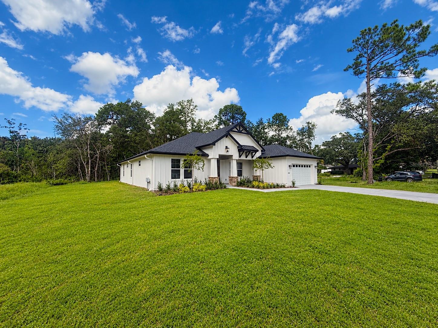 Listing photo 2 for 1438 Balmy Beach Dr