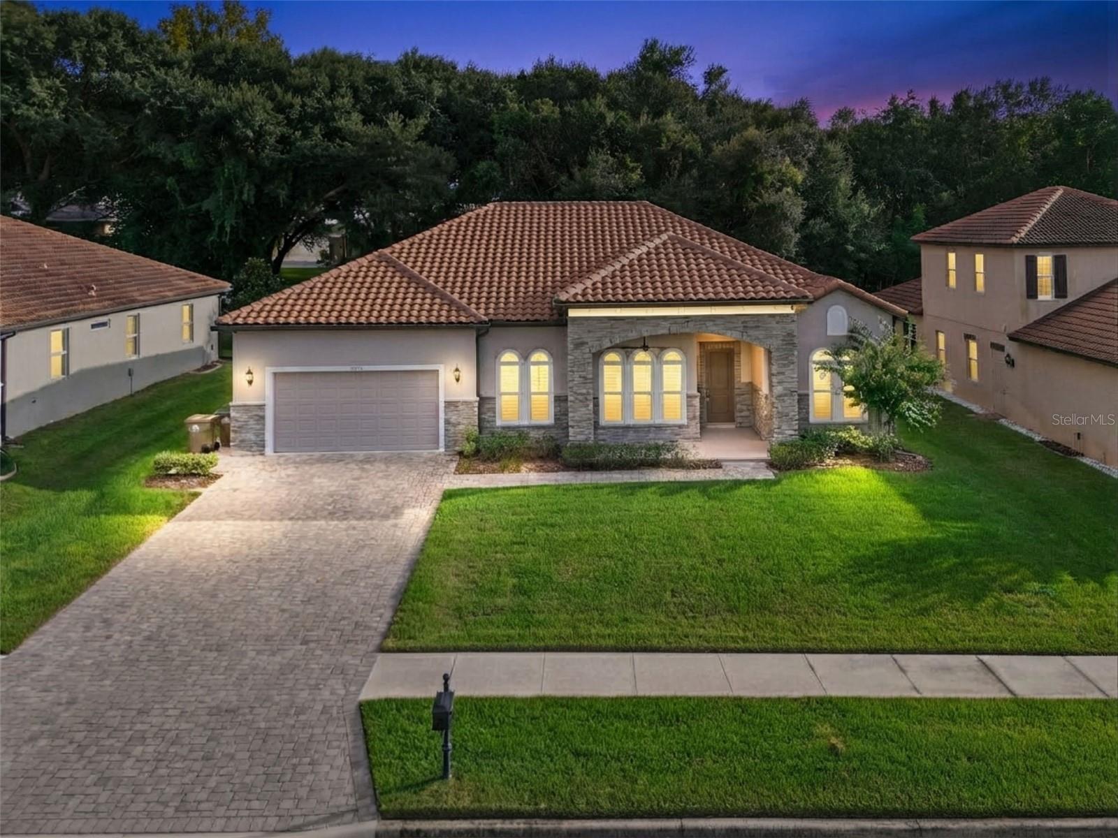 Listing photo 1 for 12919 Brunello Cir