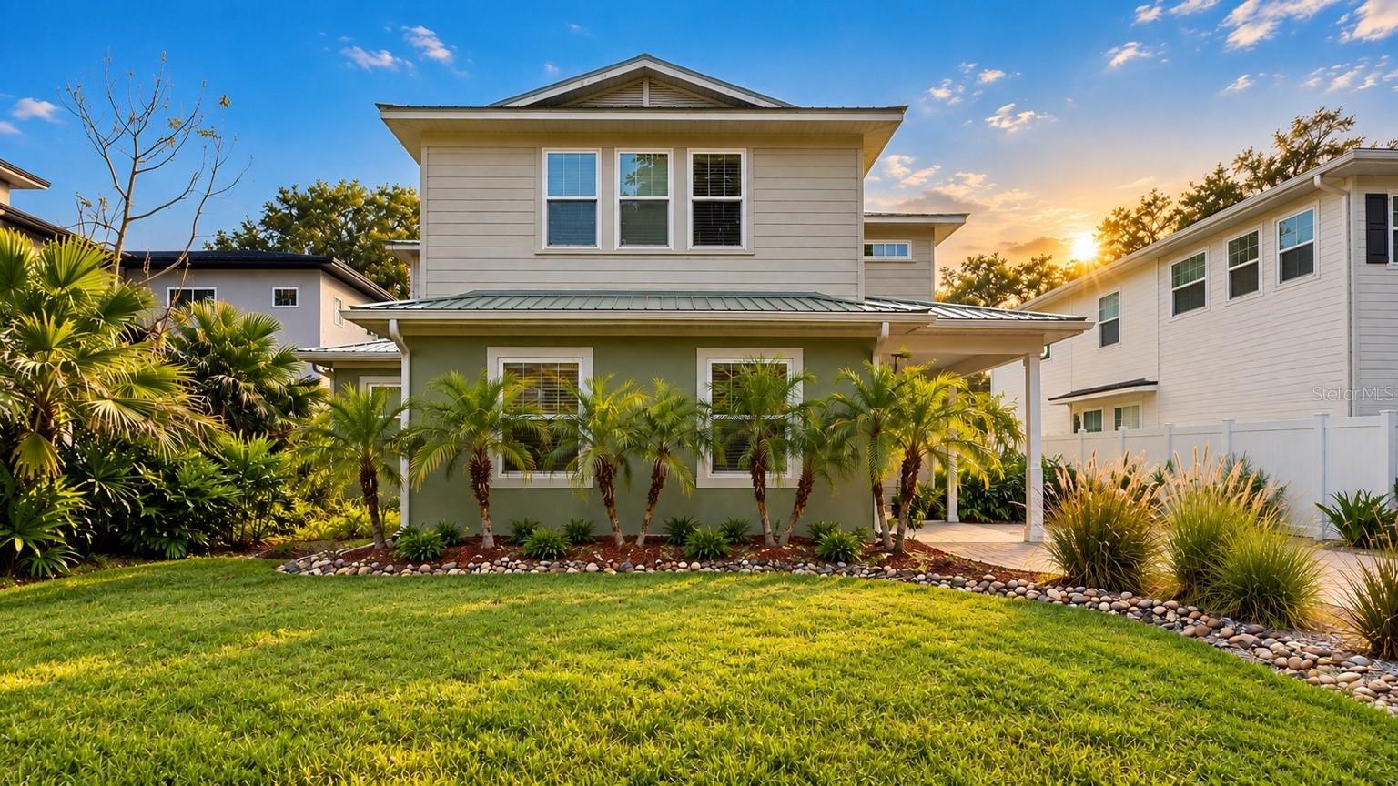 Listing photo 1 for 832 Golfview St