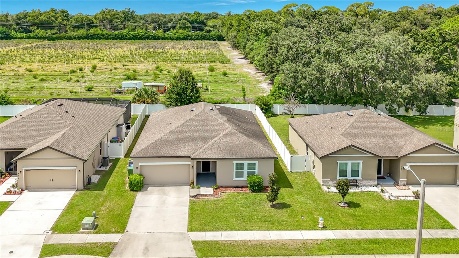 Listing photo 3 for 4750 Osprey Way