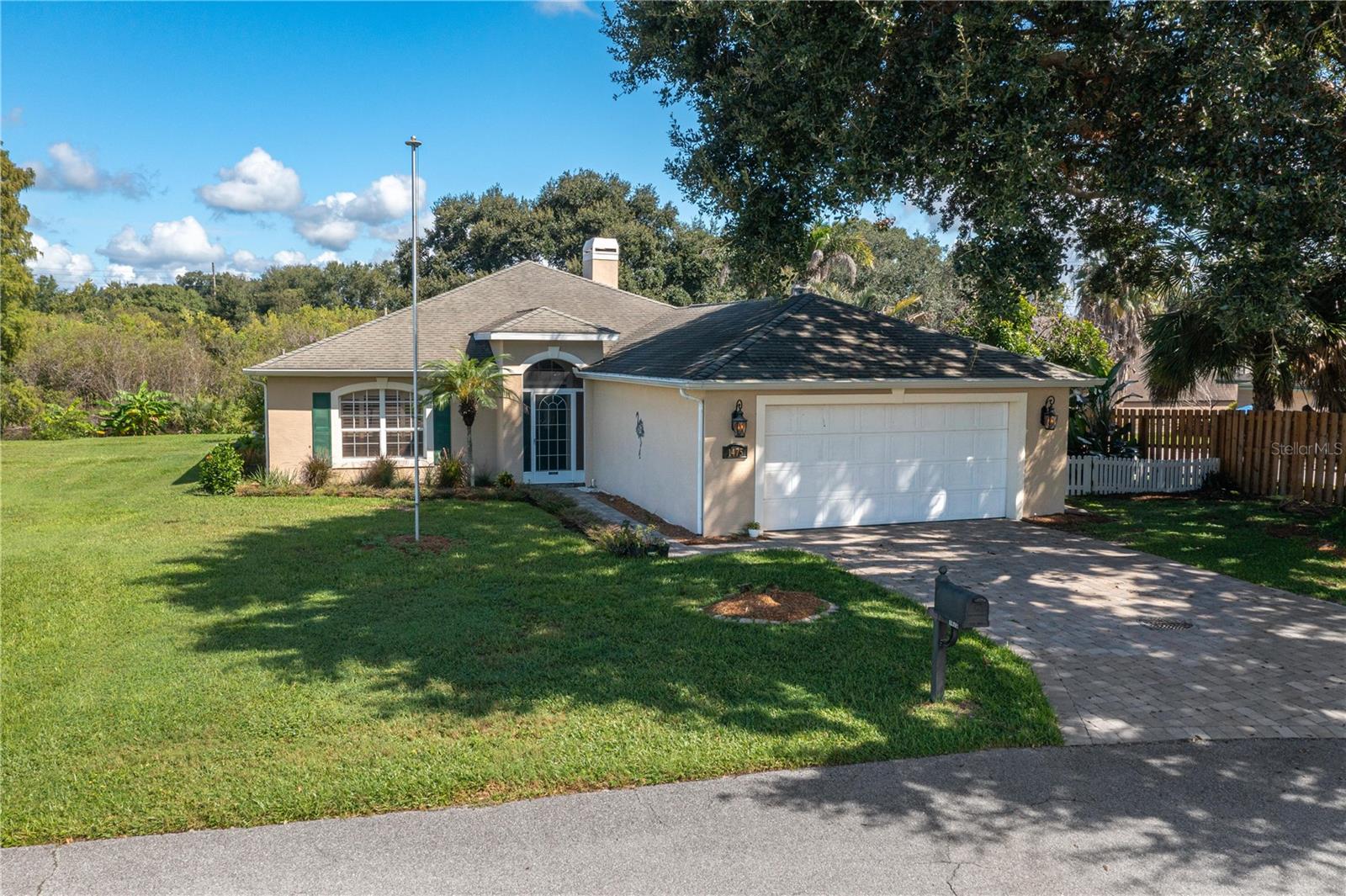 Listing photo 2 for 1475 Grand Cayman Cir