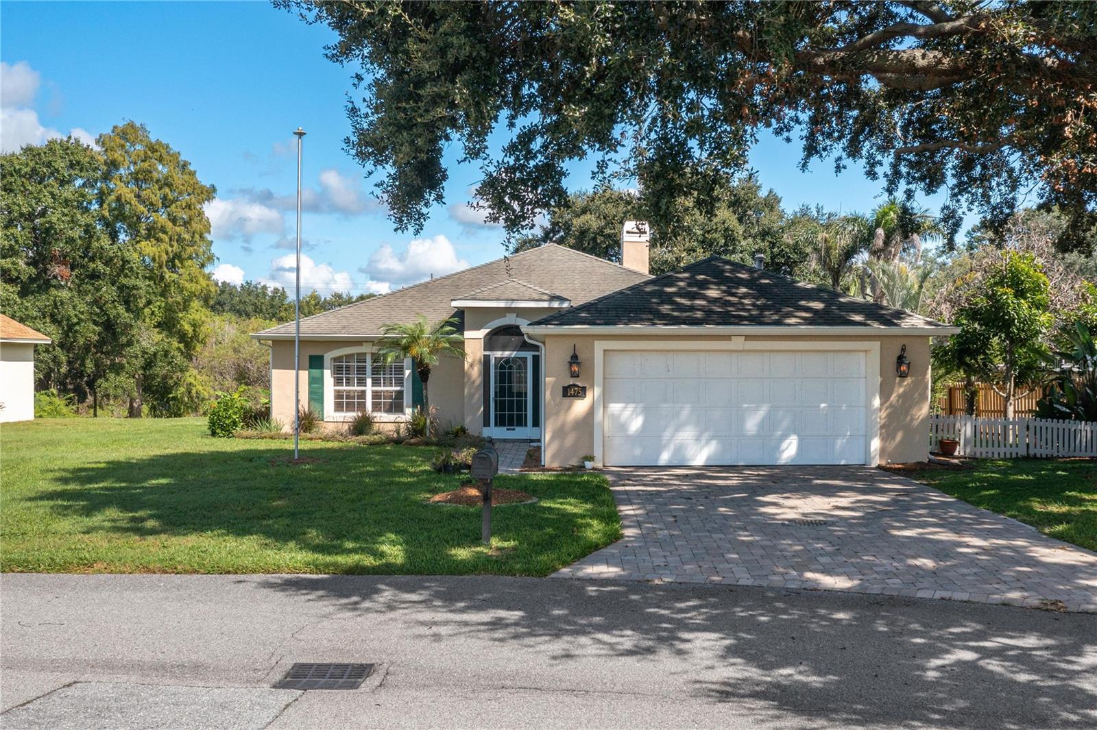 Listing photo 1 for 1475 Grand Cayman Cir