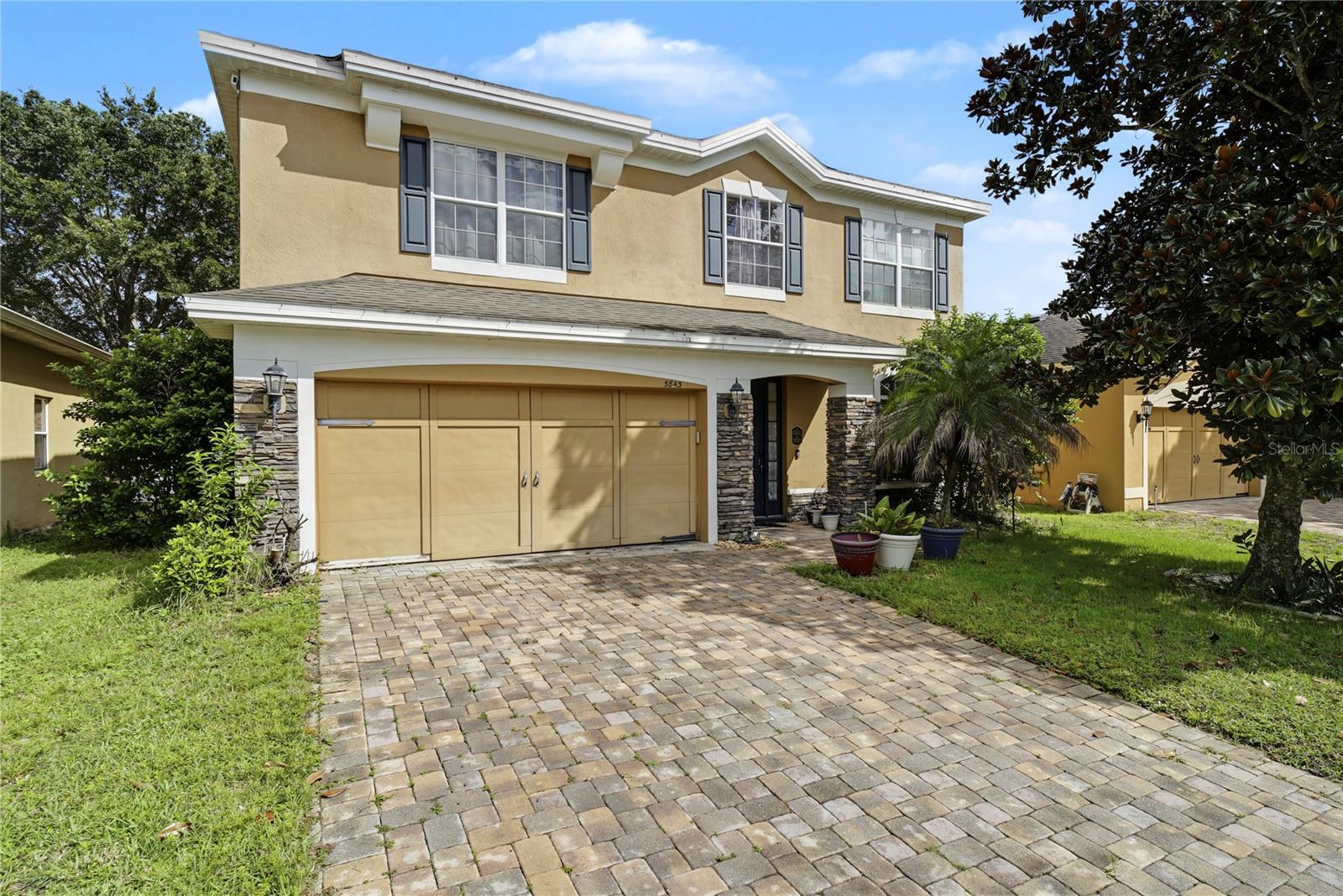 Listing photo 2 for 3843 Ryegrass St
