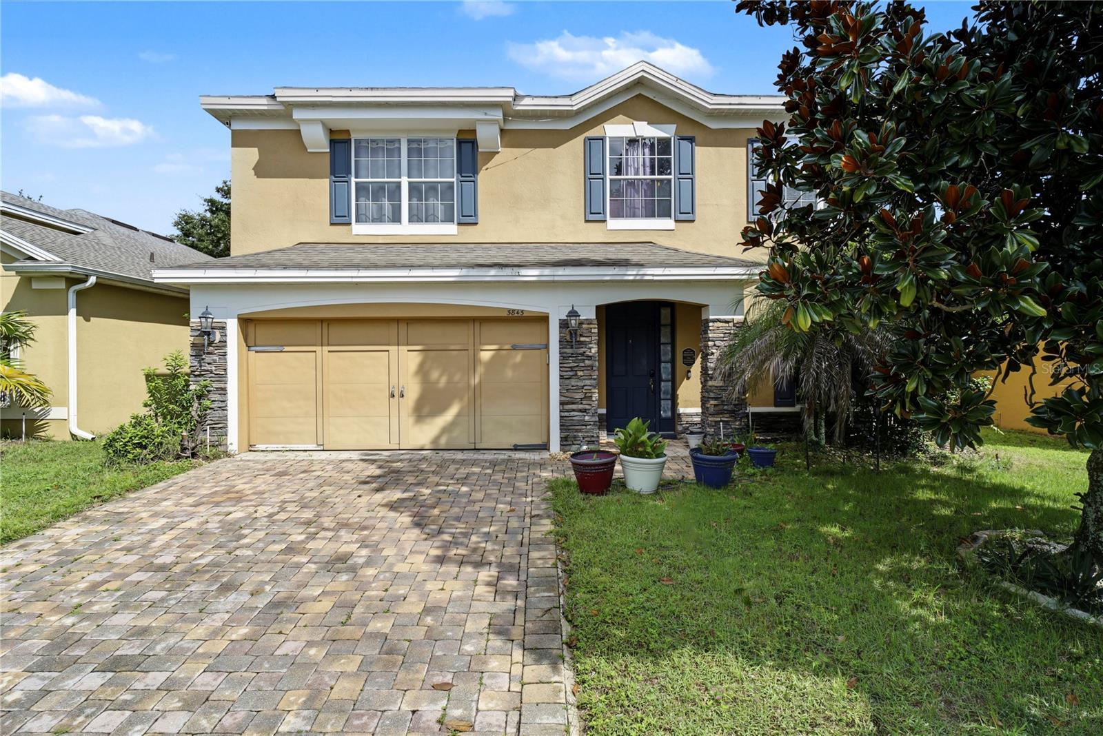 Listing photo 1 for 3843 Ryegrass St