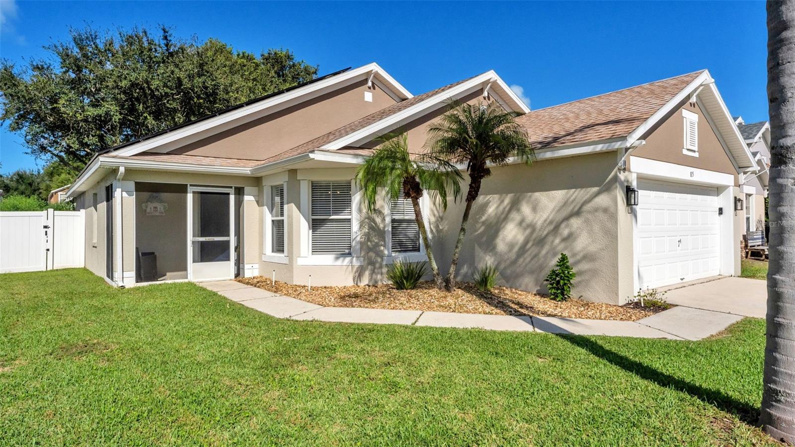 Listing photo 2 for 815 Windsor Estates Drive