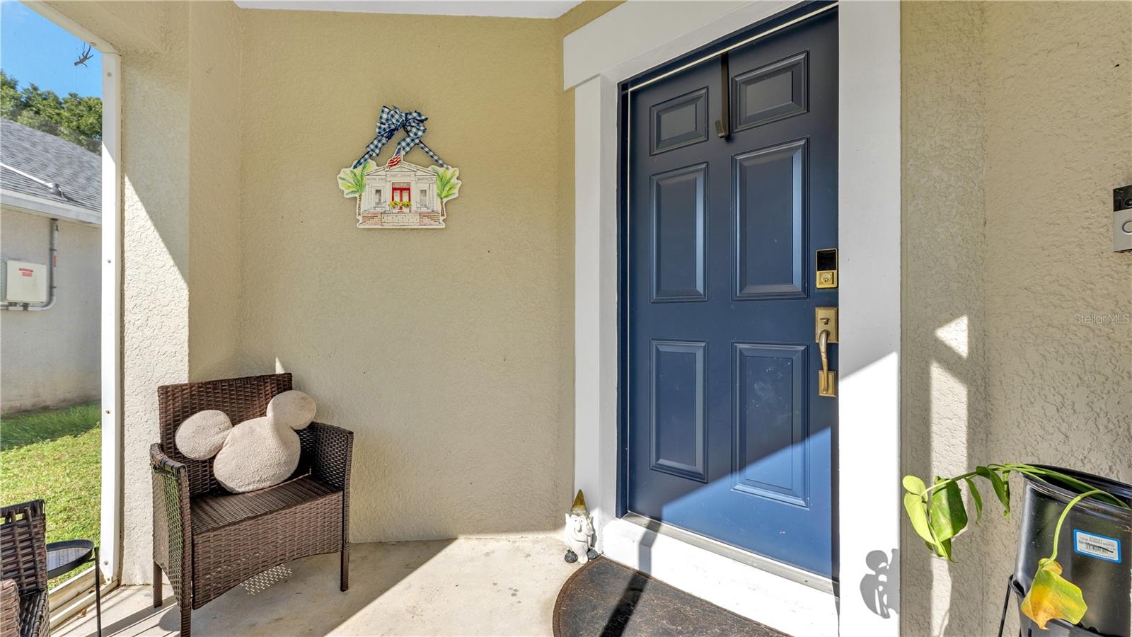 Listing photo 3 for 815 Windsor Estates Drive