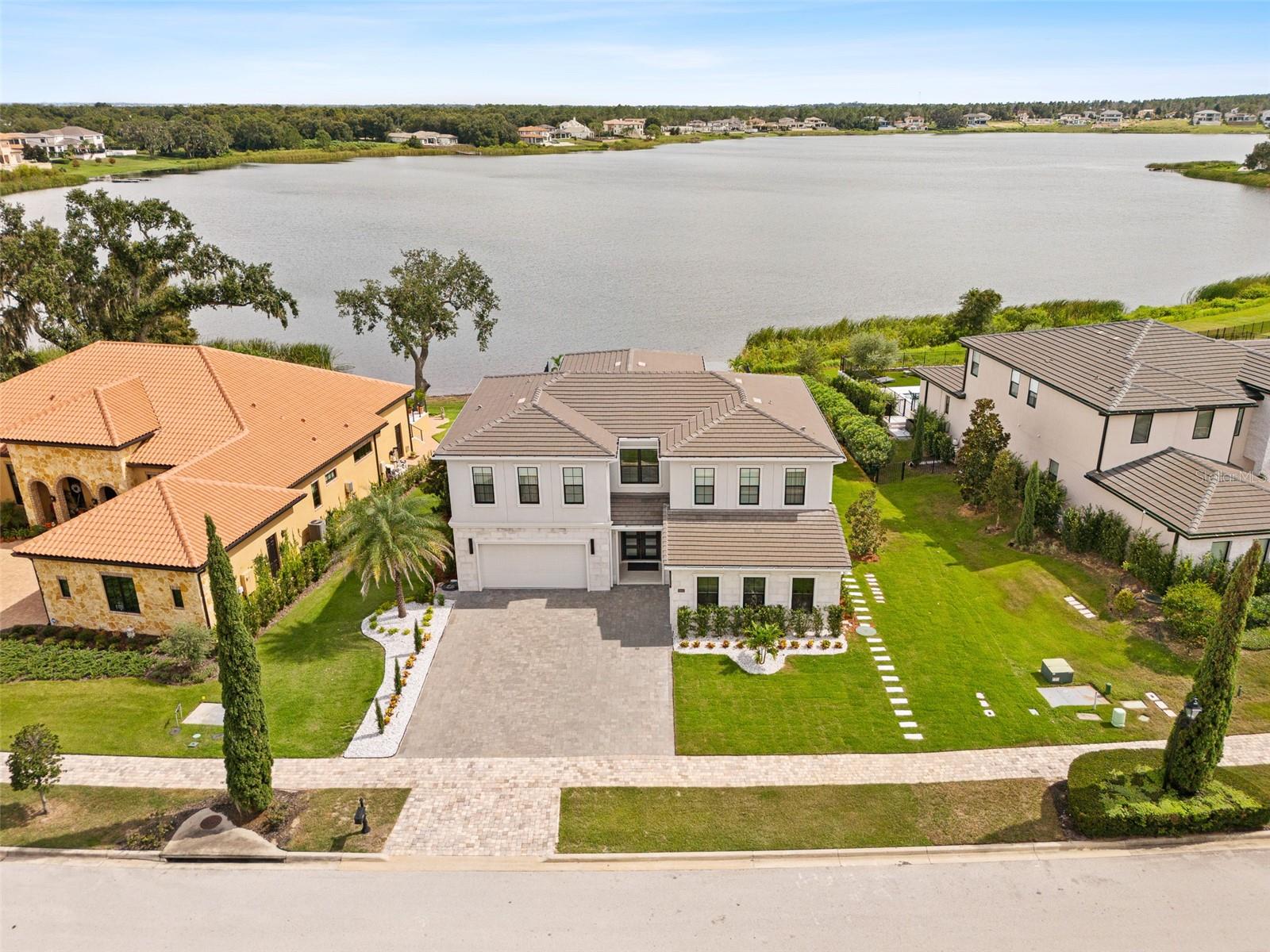 Listing photo 1 for 16842 Bolsena Dr