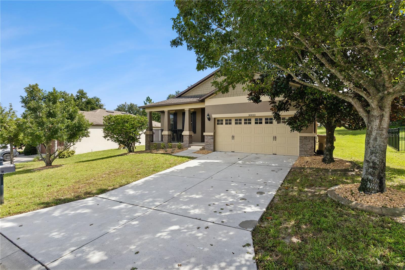 Listing photo 3 for 30022 Donnington Loop