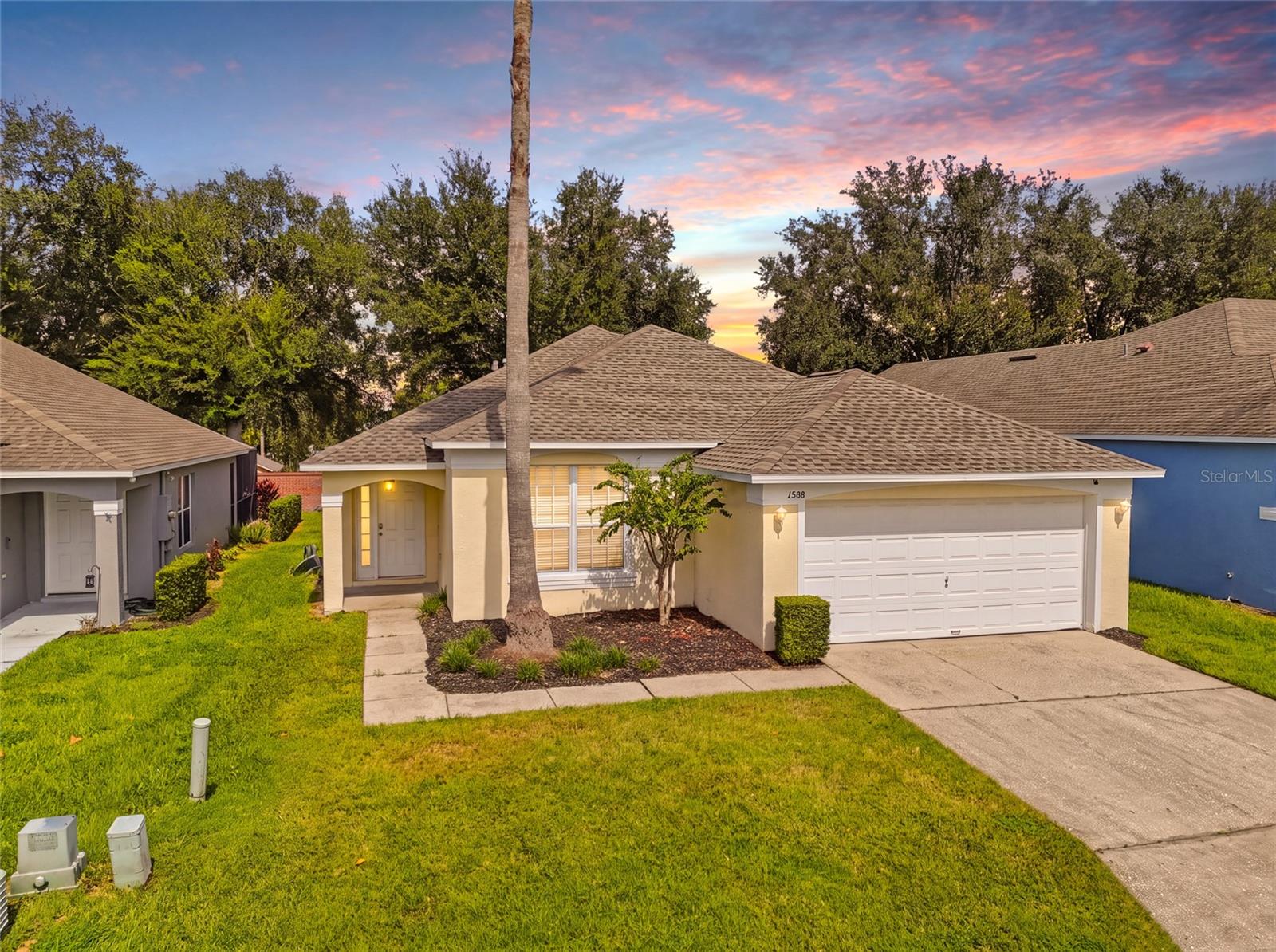 Listing photo 1 for 1500 Casterton Cir