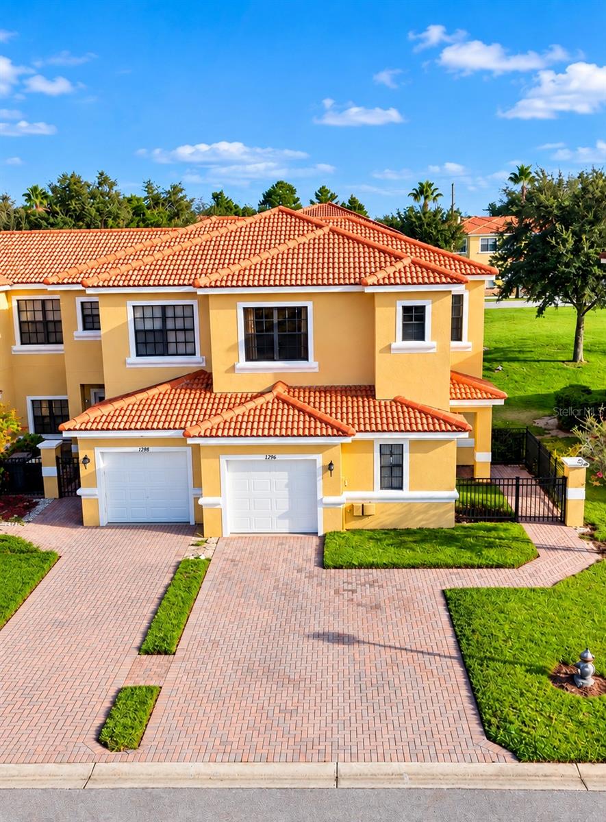 Listing photo 2 for 1298 Clove Dr