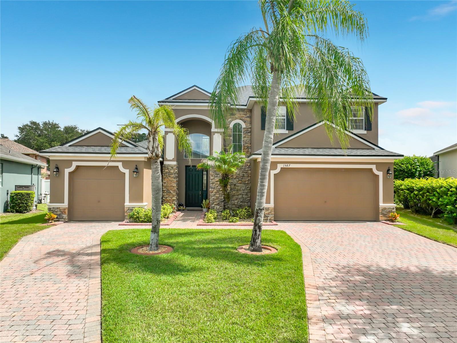 1587 THORNAPPLE LANE
