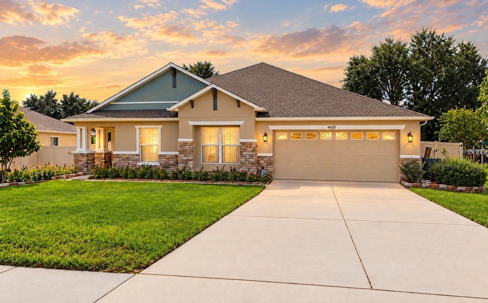 Listing photo 1 for 4408 Aruba Blvd