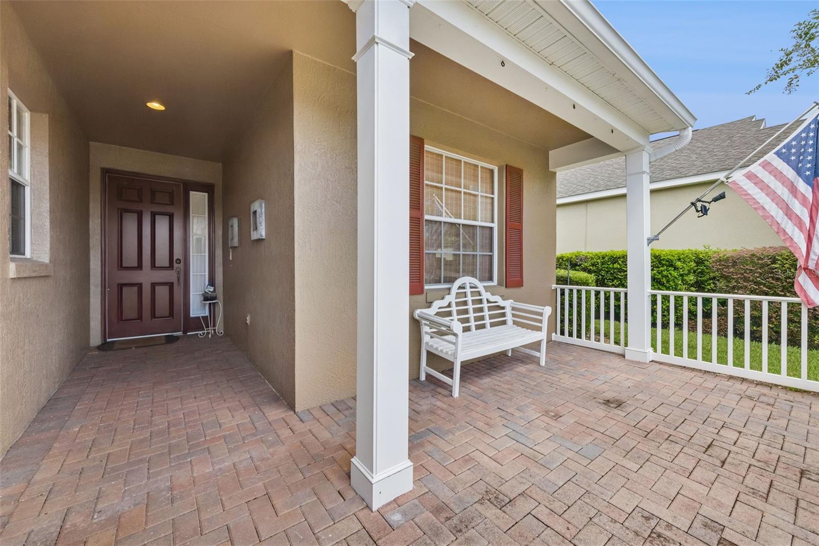 Listing photo 3 for 1176 Mesa Verde Ct
