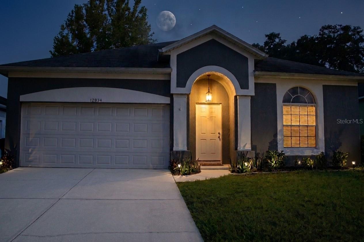 Listing photo 1 for 12834 Woodbury Glen Dr